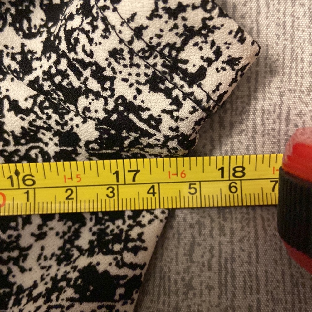 Apt. 9 BLACK & WHITE DRESS - Picture 5 of 8